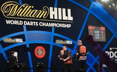 Descubre todo lo necesario para triunfar en las apuestas de dardos con William Hill